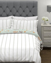 Load image into Gallery viewer, Dog Days Printed Duvet Cover Bedset
