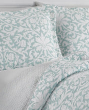 Load image into Gallery viewer, Mia Quilt Set
